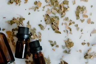 Natuurlijke olie vs. Synthetisch serum